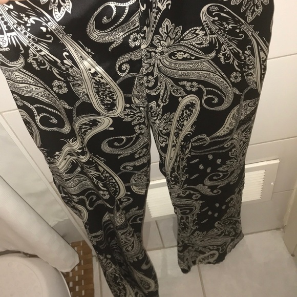 Patterned elegant floral jumpsuit - Picture 2 of 8